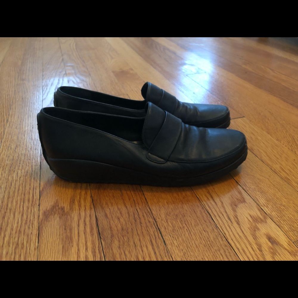 Stephane Kelian Paris black leather loafers size 5 (7.5 equivalent)